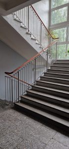 Įvairaus tipo turėklai laukui, patalpoms