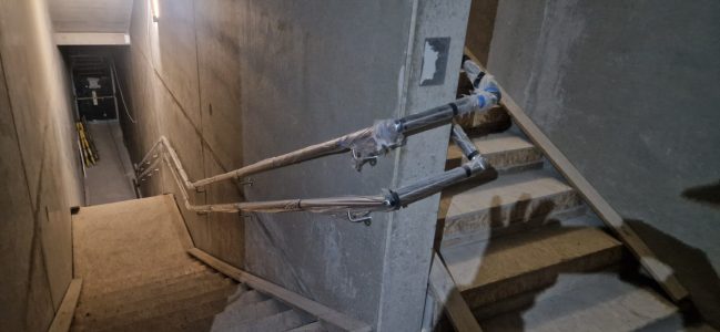 Įvairaus tipo turėklai laukui, patalpoms