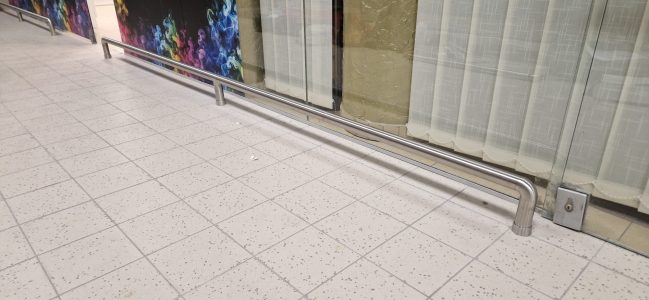 Įvairaus tipo turėklai laukui, patalpoms