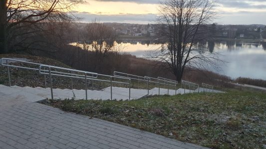 Įvairaus tipo turėklai laukui, patalpoms
